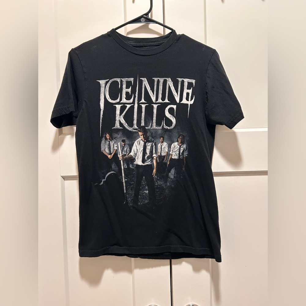 ICE NINE KILLS band concert tshirt. Men’s size small and women’s women